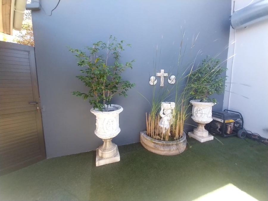 5 Bedroom Property for Sale in Robertson Western Cape